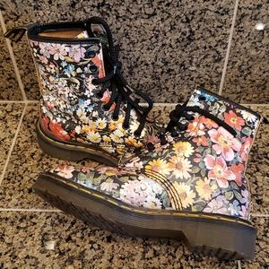 Dr. Martens VTG 90"s Floral Combat boot